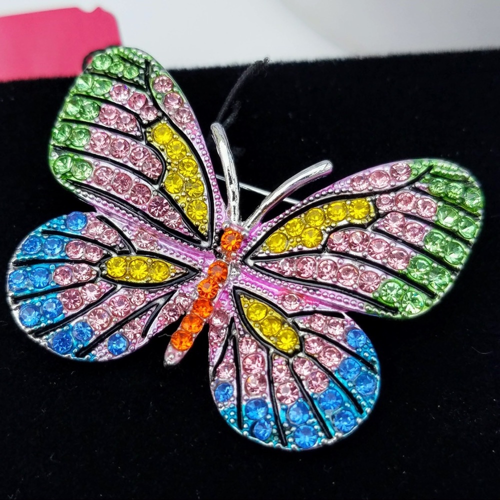 🦋NWT - Betsey Johnson Rhinestone Butterfly Brooch